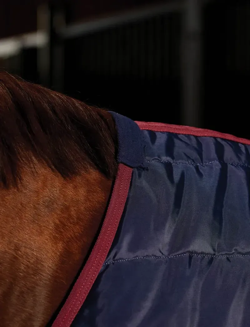 Weatherbeeta Stable Rug 360g in Navy and Burgundy-4