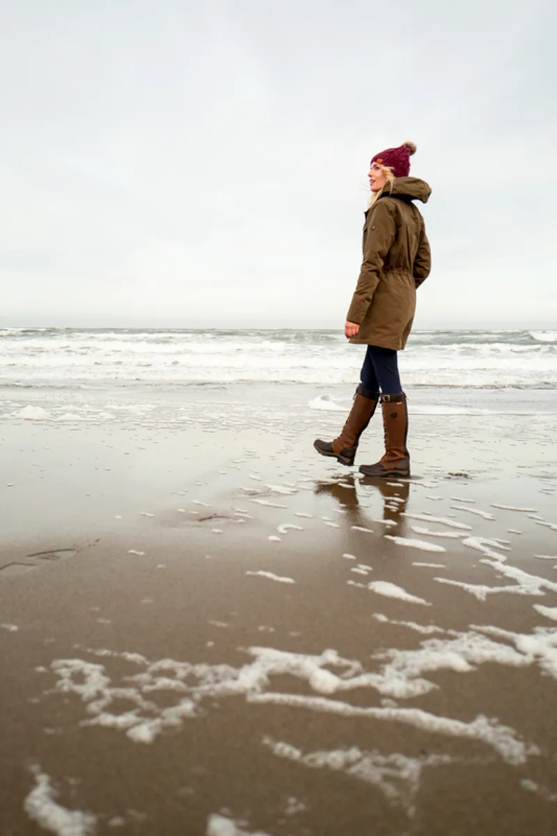 Ariat Cable Beanie Ladies in Windsor Wine