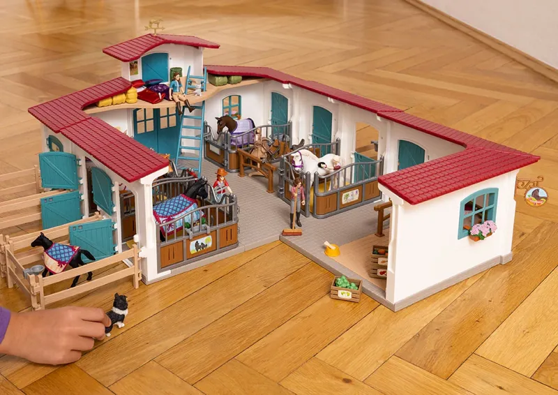 Schleich Horse Box with Mare and Foal Set-8