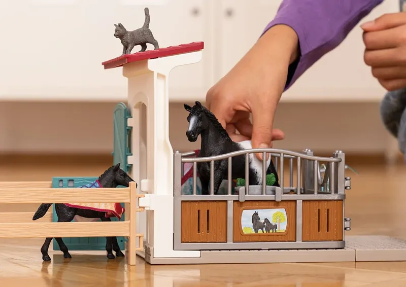 Schleich Horse Box with Mare and Foal Set-7