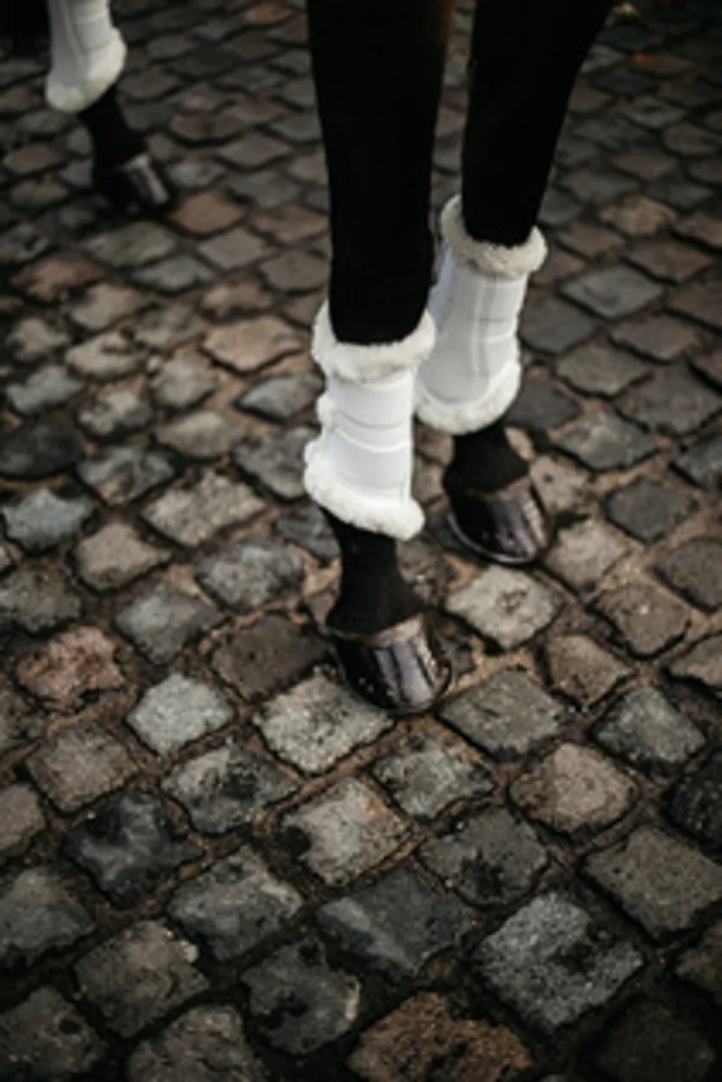 Kentucky Brushing Boots Air in White-4