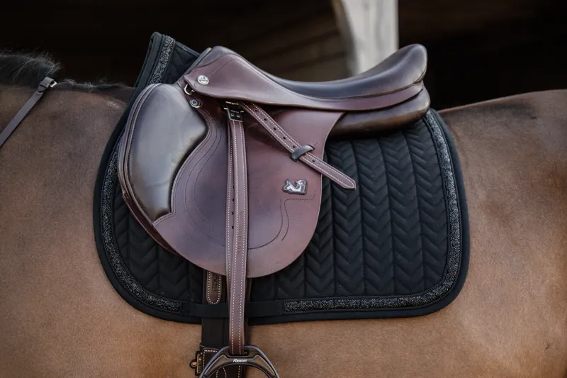 Kentucky Horsewear Glitter Stone Close Contact Saddle Pad in Black-1