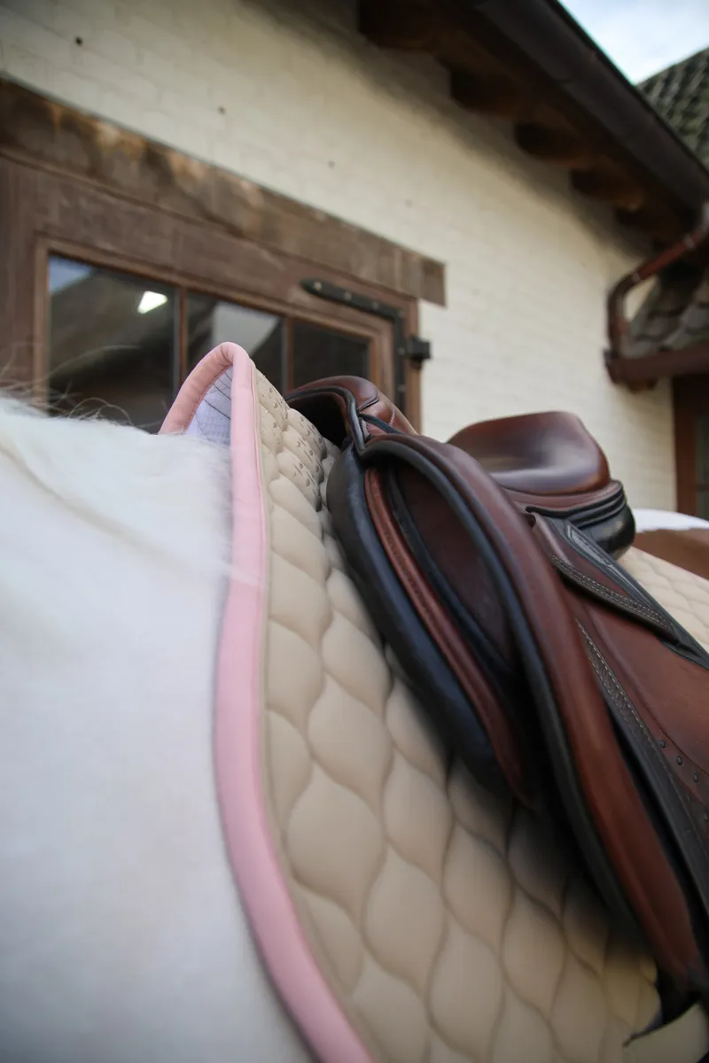 Kentucky Softshell Onion Quilt Jumping Saddle Pad in Beige and Old Rose-4