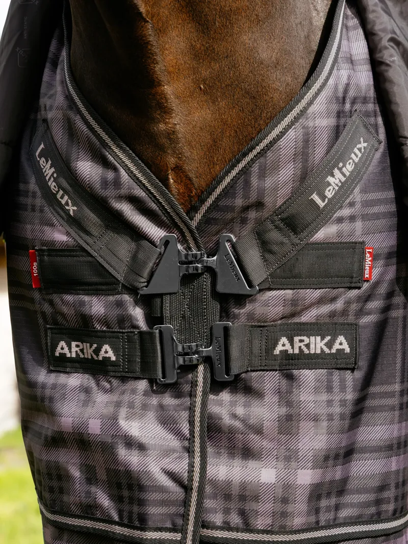 LeMieux Arika Heritage Check Turnout Rug 100g in Cocoa-10