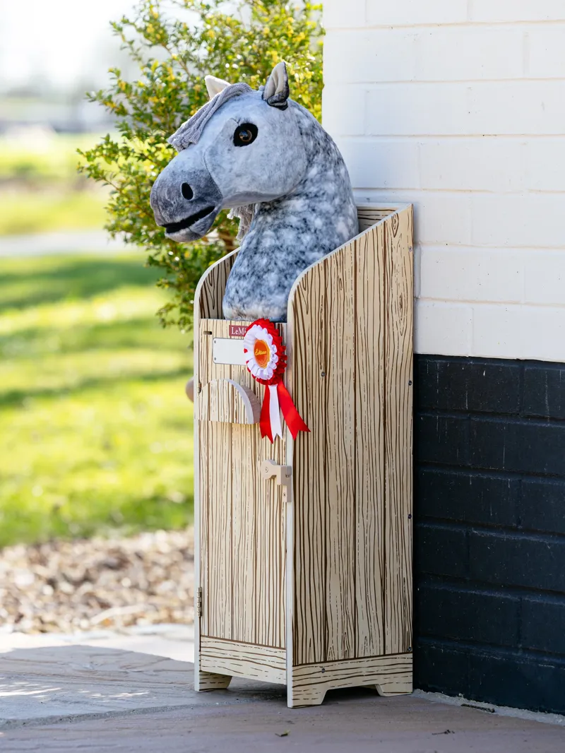 LeMieux Hobby Horse Wooden Stable-2