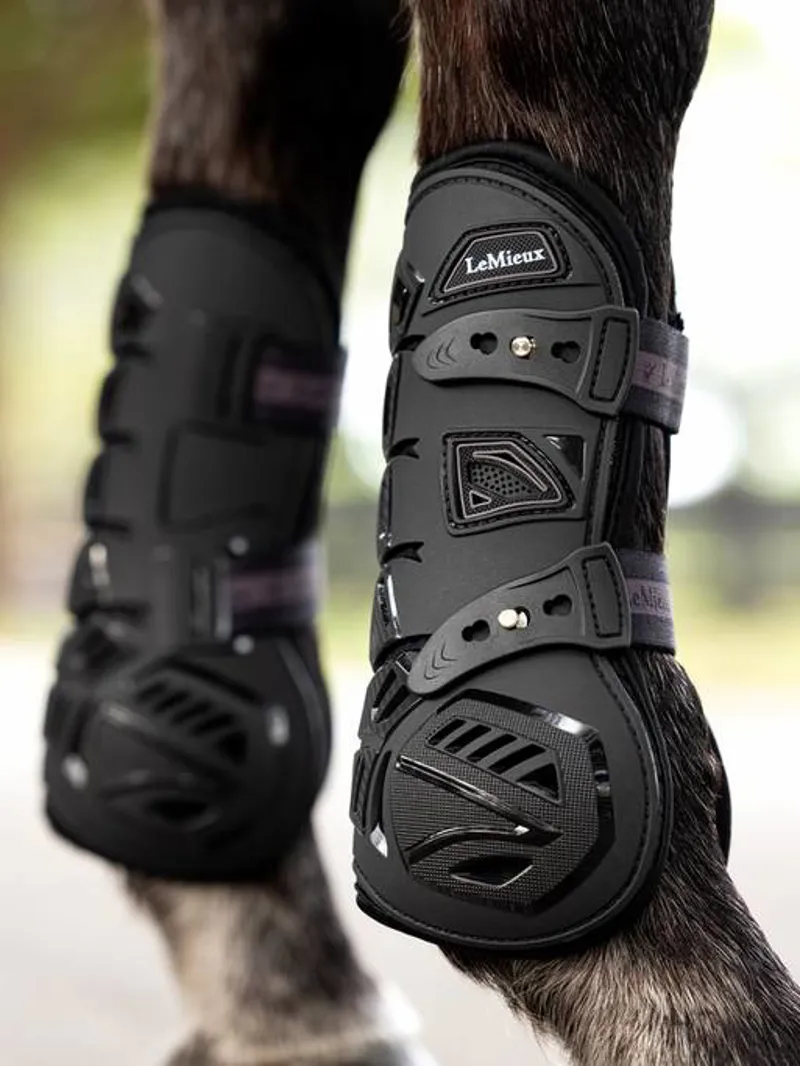 LeMieux Motion Cool Tendon Boot in Black-1