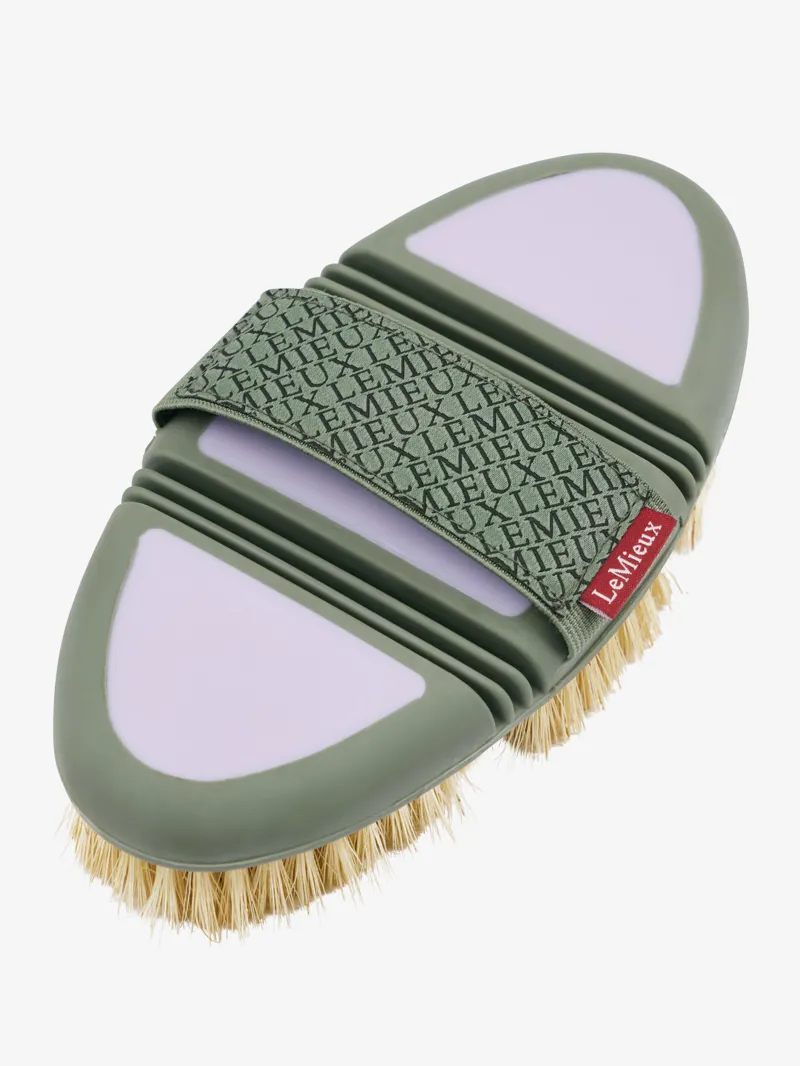 LeMieux Flexi Scrubbing Brush in Lilac-1