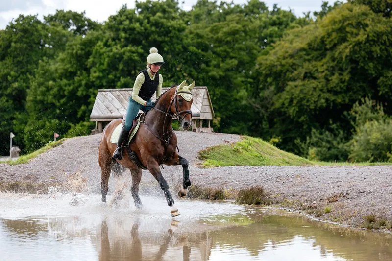 LeMieux Suede Close Contact Square in Macaron-3