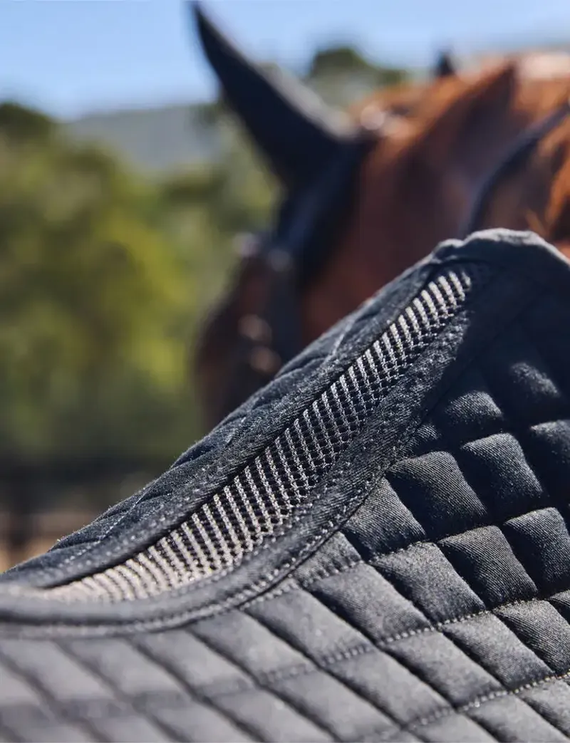 Weatherbeeta Prime Air-Tec Jump Shaped Saddle Pad in Black-4