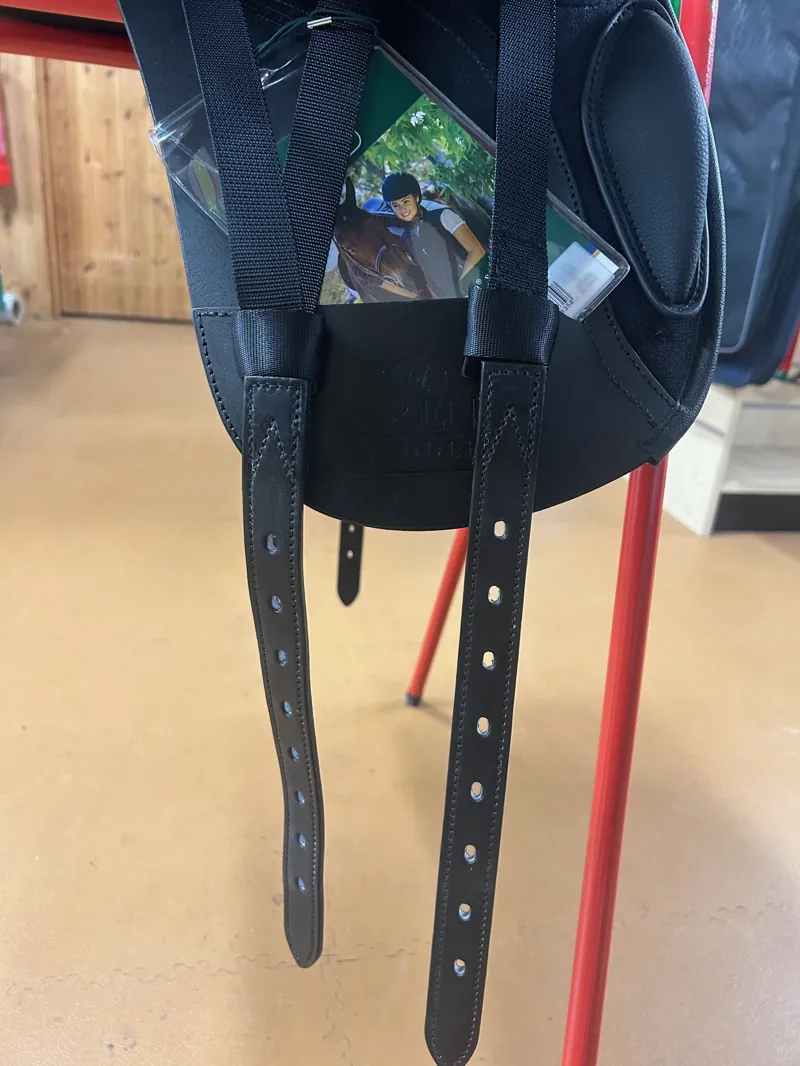 Arena Dressage Saddle 16 in Black-6