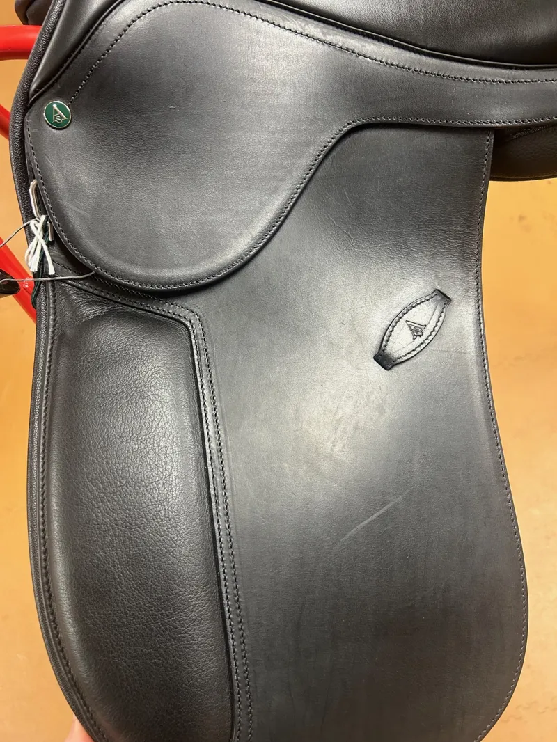 Arena Dressage Saddle 16 in Black-3