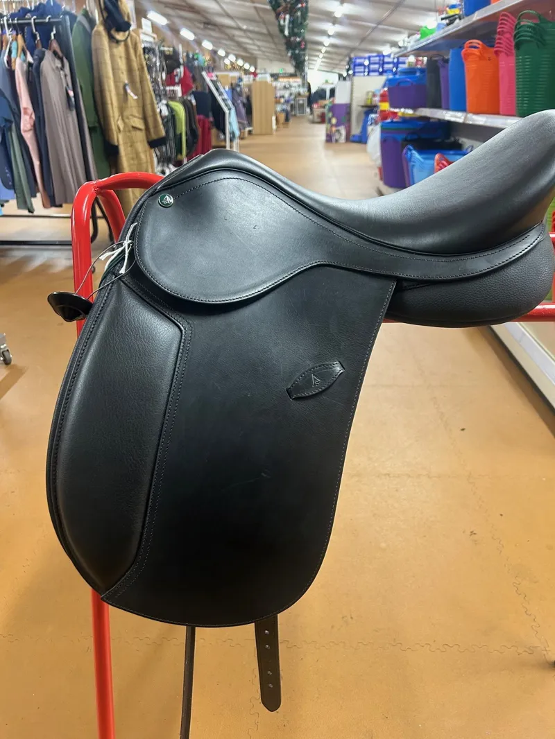 Arena Dressage Saddle 16 in Black