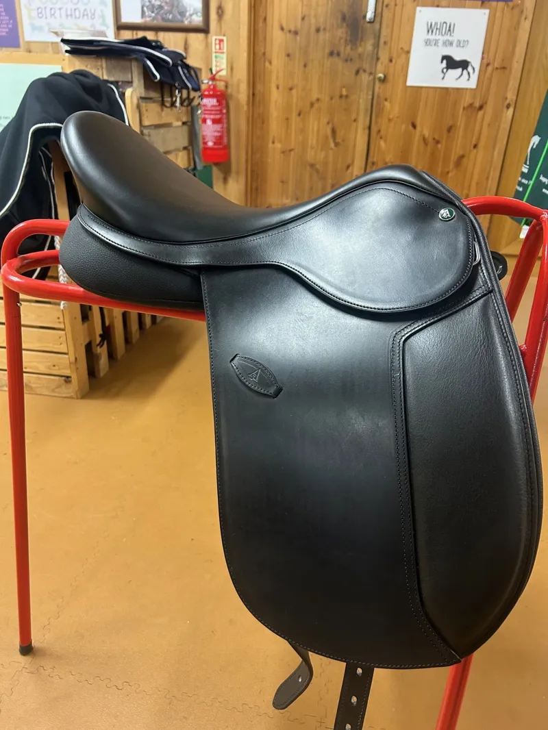 Arena Dressage Saddle 16 in Black-2