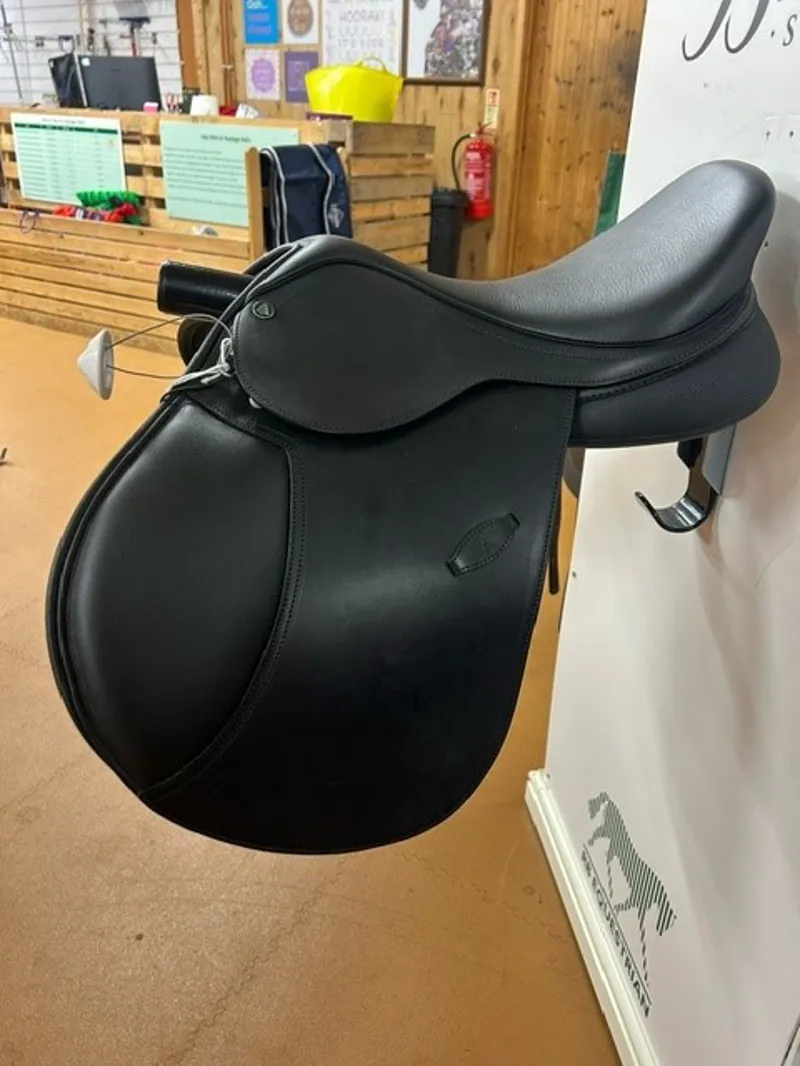 Arena General Purpose 16 Saddle in Black-1