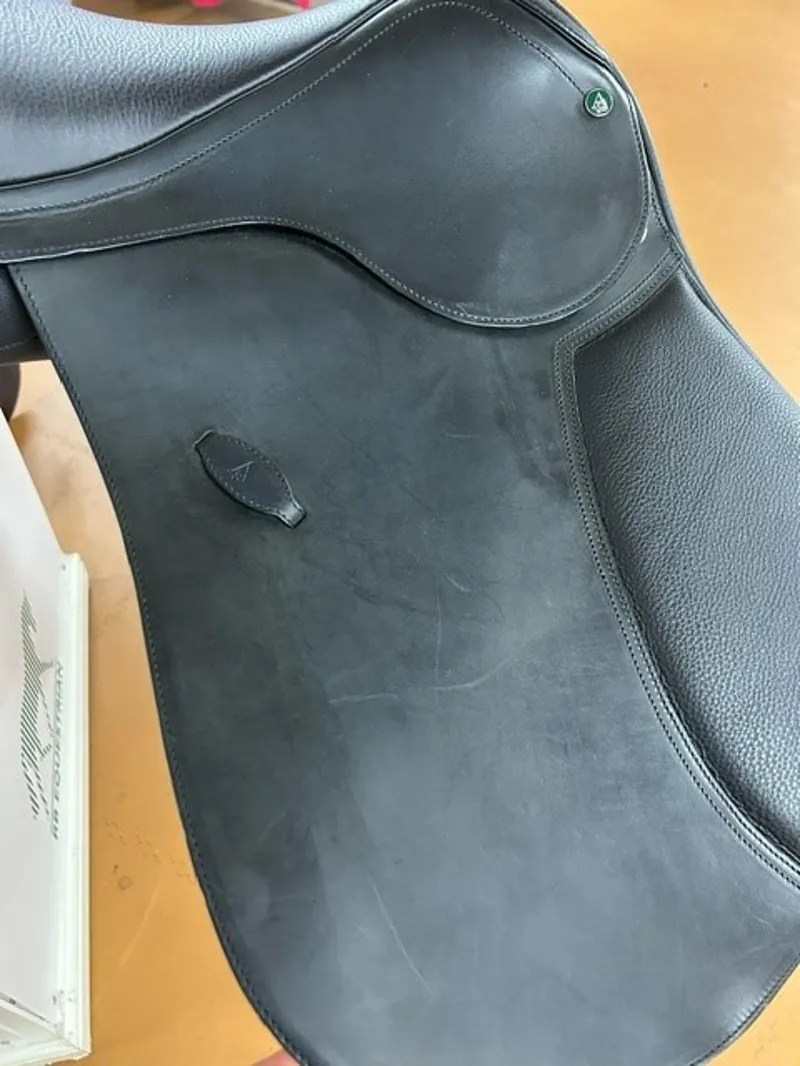 Arena High Wither General Purpose Saddle in Black-2