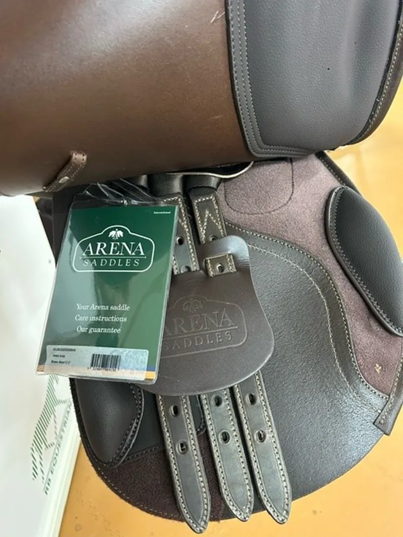 Arena Jump Saddle 17.5 in Brown-2