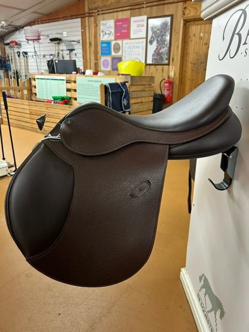 Arena Jump Saddle 17.5 in Brown-1