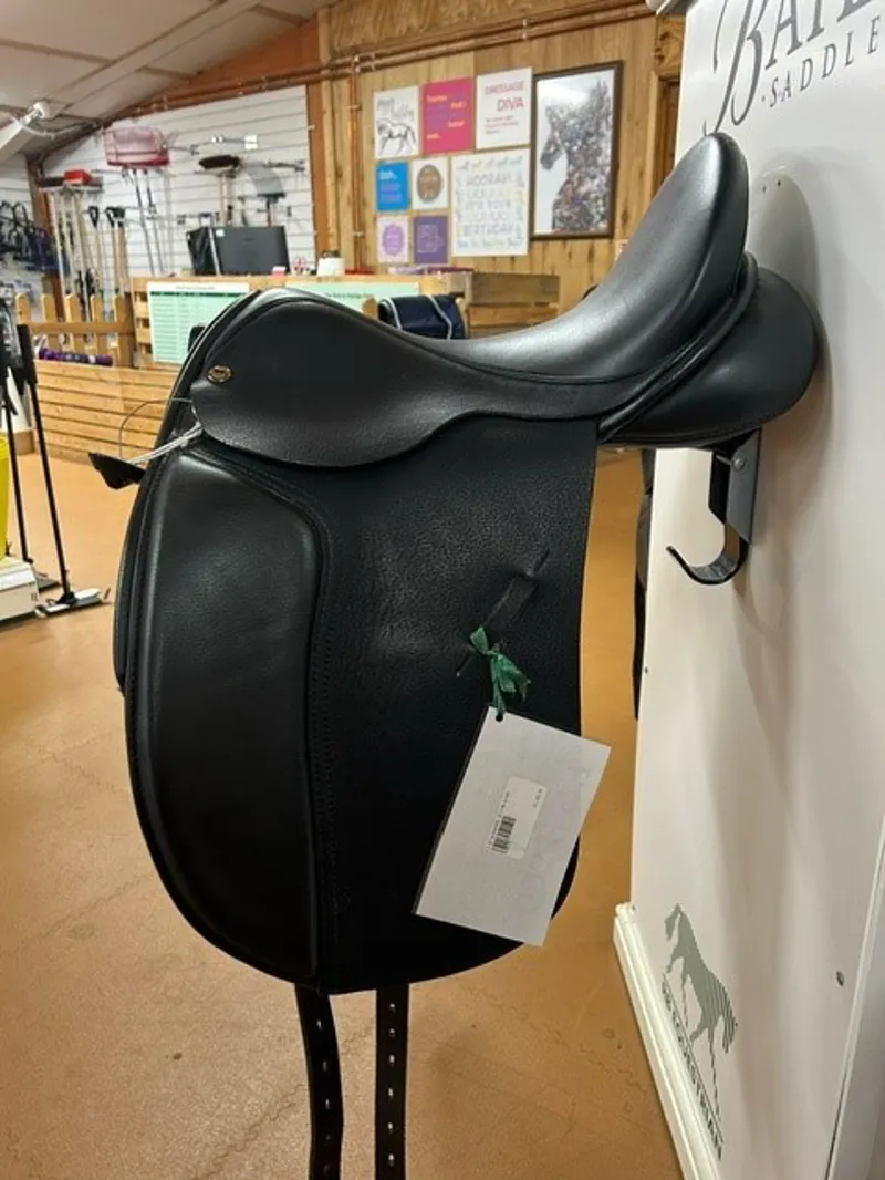 Black Country Eloquence 16.5 MW Dressage Saddle in Black-1