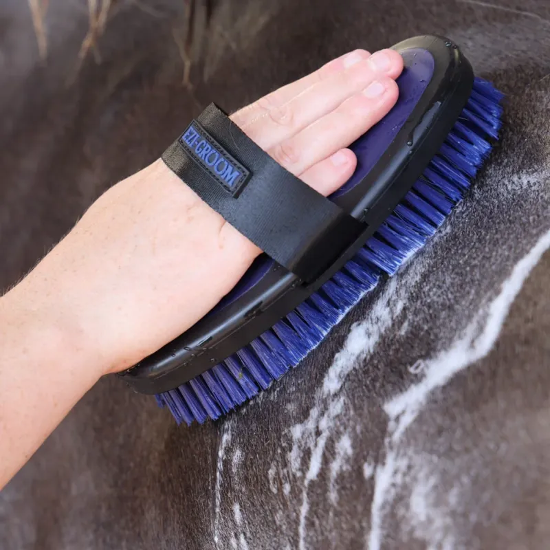 EZI-GROOM Grip Body Wash Brush in Navy-2