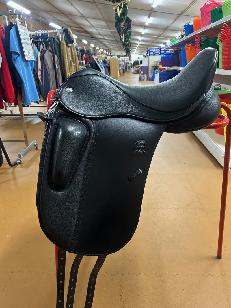 Fairfax Classic Monoflap Dressage Saddle 17.5 in Black