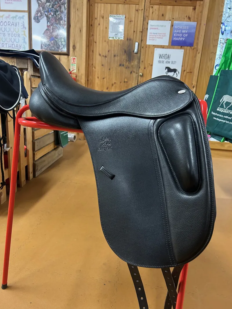 Fairfax Classic Monoflap Dressage Saddle 17.5 in Black-1