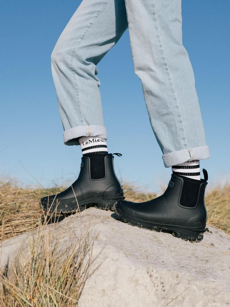 LeMieux Bramshaw Chelsea Welly Ladies in Black-4