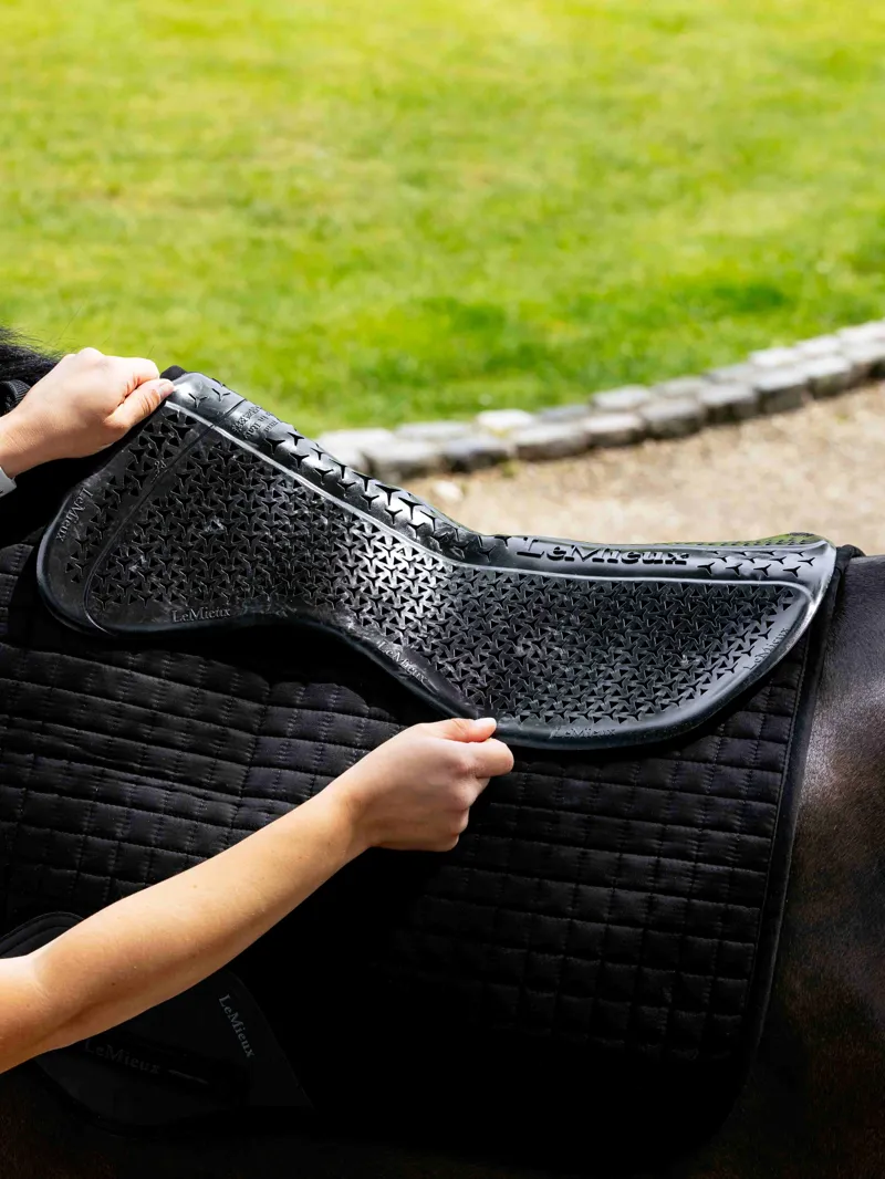 LeMieux Gel-Tek Shaped Half Pad in Black-4