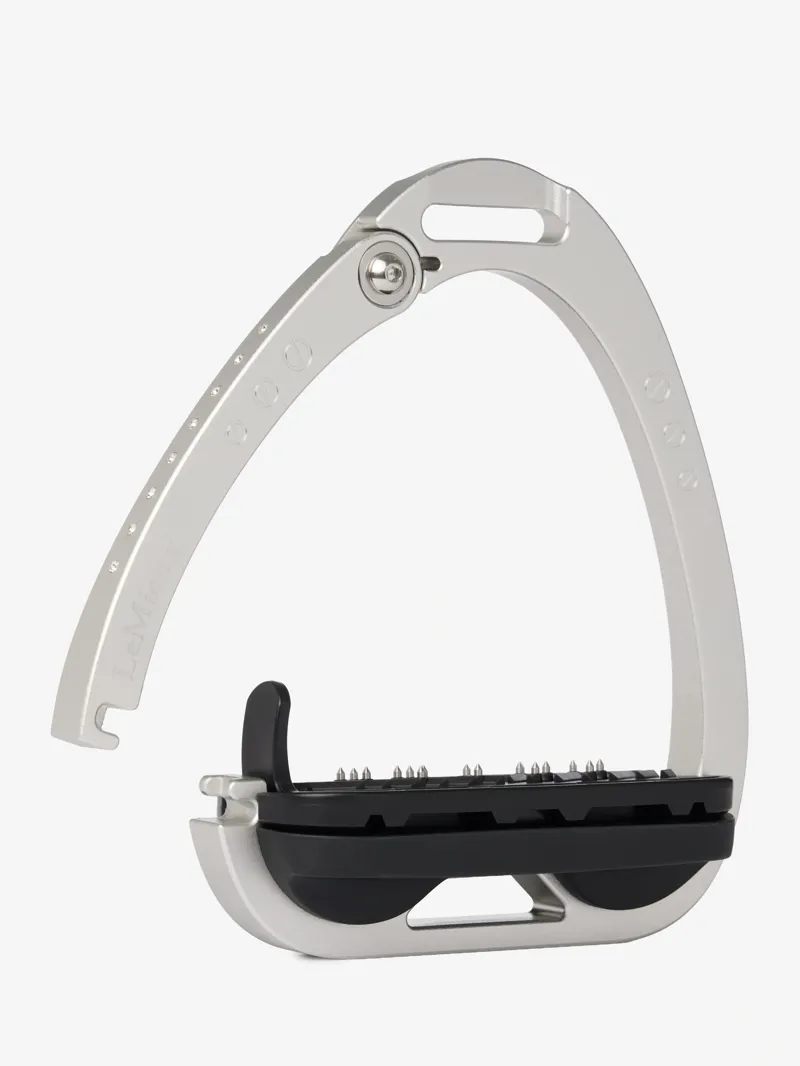 LeMieux Brilliance Vector Balance Stirrups i Aluminium-2