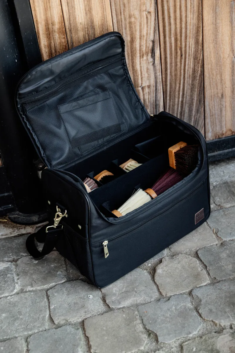 Kentucky Grooming Bag in Black-3