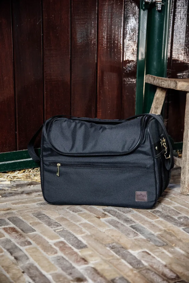 Kentucky Grooming Bag in Black-2