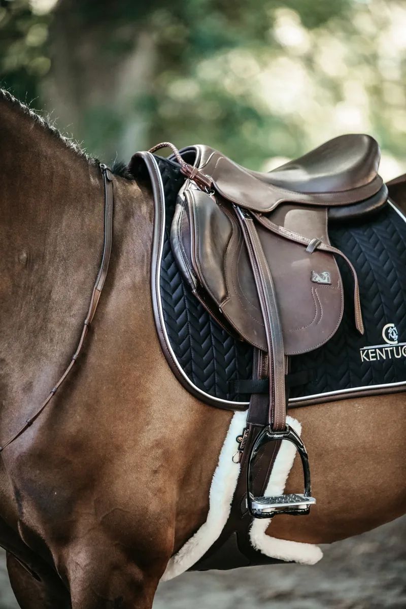 Kentucky Jumping Leather Fishbone Saddle Pad in Black-3