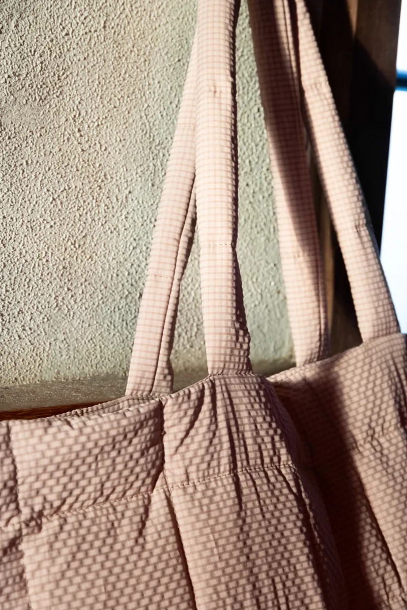 Kentucky Padded Bag with Logo in Beige-2