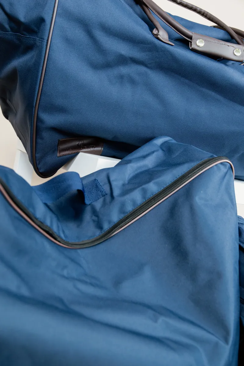 Kentucky Rug Bag in Navy-1