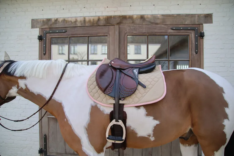 Kentucky Softshell Onion Quilt Jumping Saddle Pad in Beige and Old Rose-3