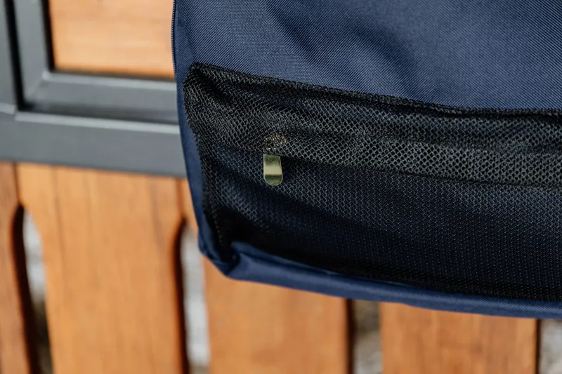 Kentucky Stable Bag in Navy-8