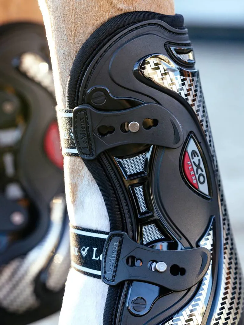 LeMieux Exo-Flex Tendon Boot - Black and Silver-4