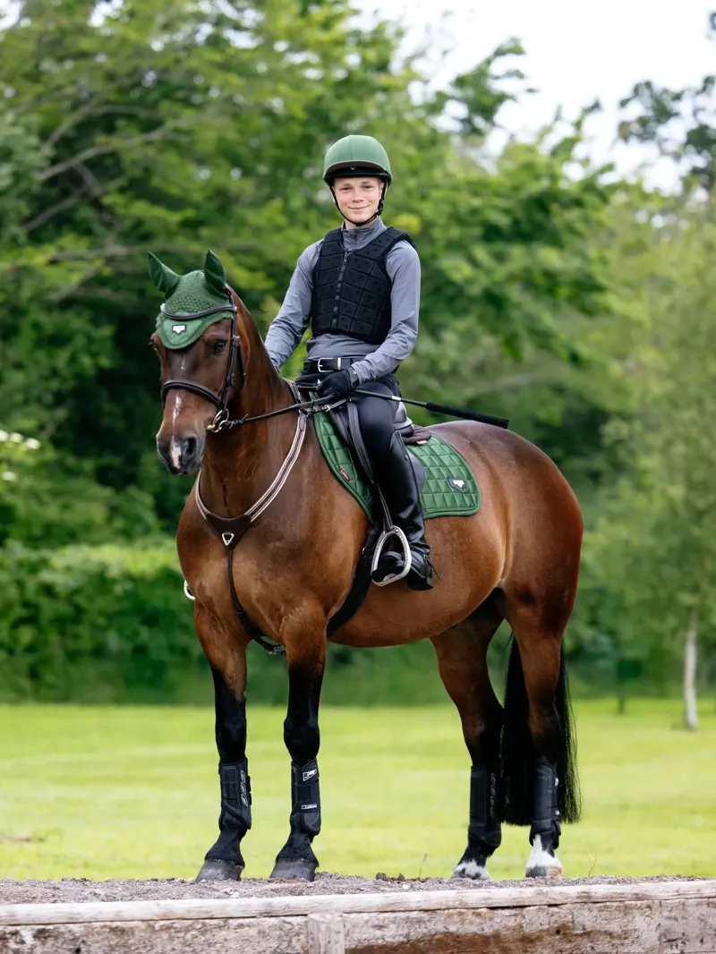 LeMieux Loire Close Contact Square in Hunter Green-2