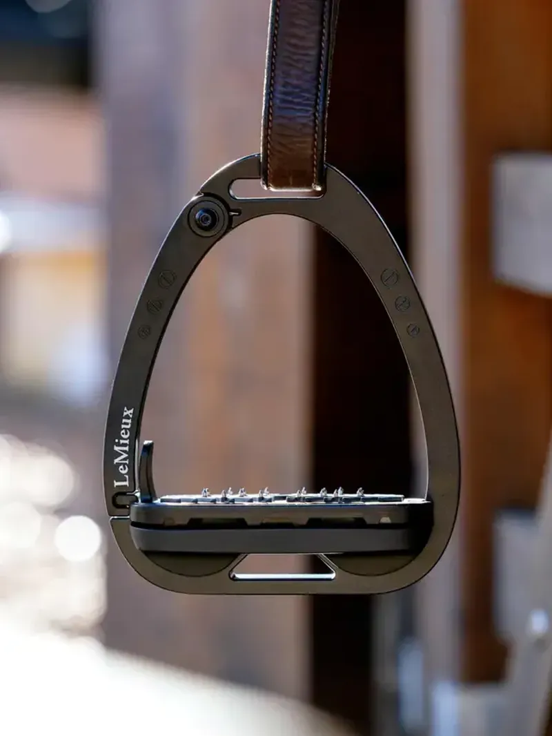 LeMieux Vector Balance Stirrups in Black-4