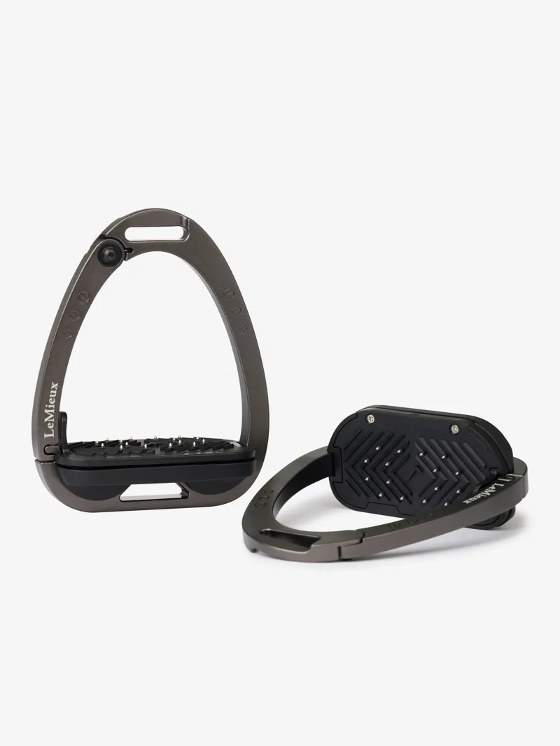 LeMieux Vector Control Stirrups in Carbon