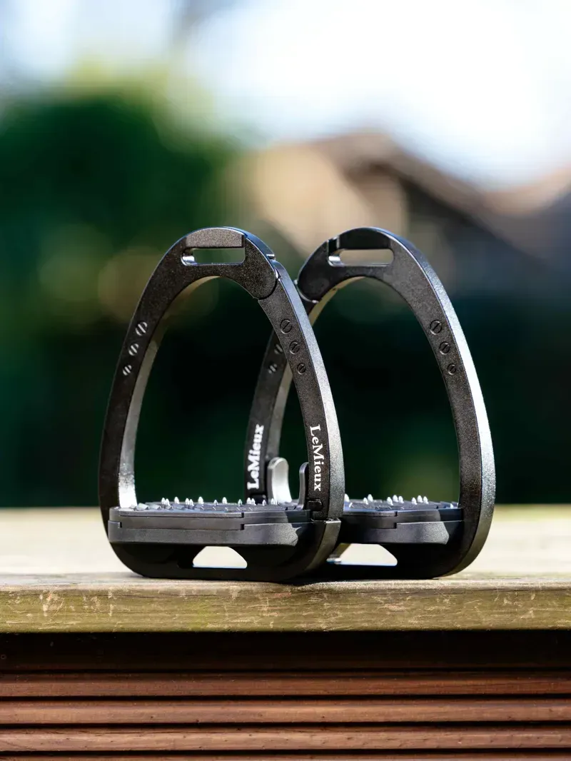 LeMieux Vector Control Stirrups in Black-4