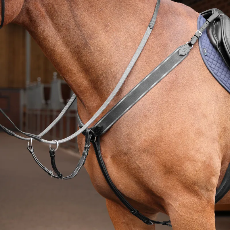 Velociti Lusso Three Point Elastic Breastplate in Black