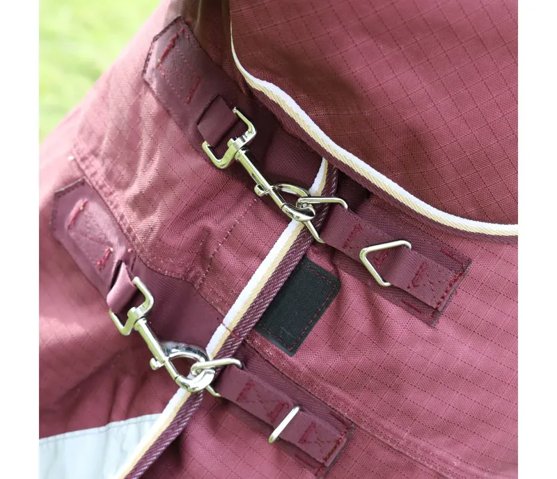 Shires Highlander Plus 100 Combo Turnout Rug in Maroon-4