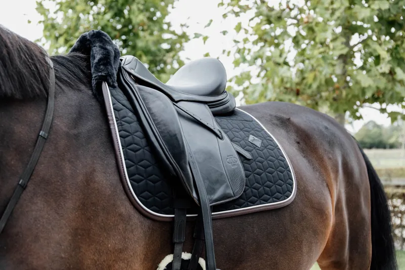 Kentucky Skin Friendly Dressage Saddle Pad in Black-6
