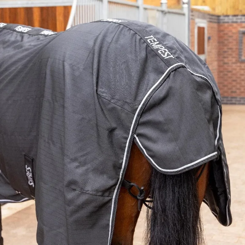 Shires Tempest Lite Combo Stable Rug in Black-4